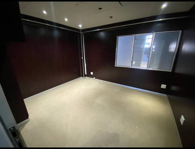 314M² WAREHOUSE TO LET IN SUNNYROCK